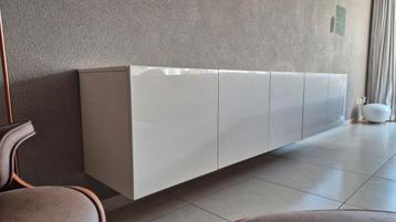 Hoogglans wit zwevend dressoir Cantomobili beschikbaar voor biedingen