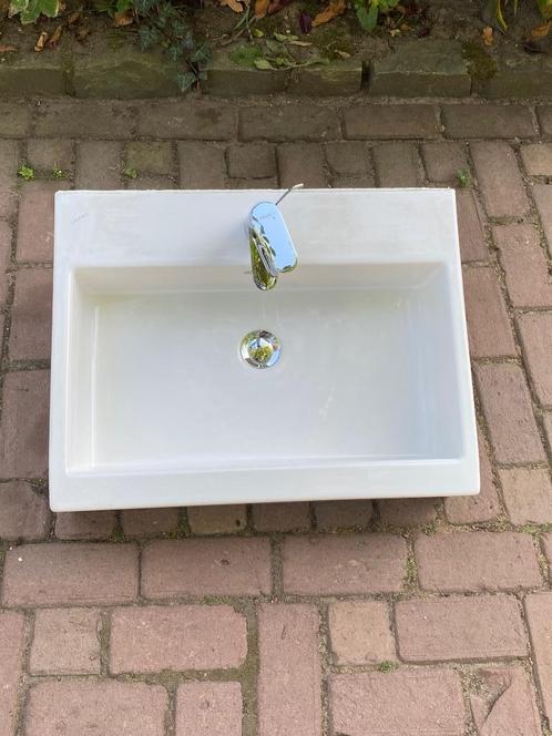 Wastafel Laufen met kraan, Doe-het-zelf en Verbouw, Sanitair, Zo goed als nieuw, Wastafel, Steen, Ophalen