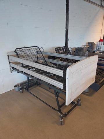 Lima 2000 extra laag verpleegbed / hoog laag bed / zorgbed beschikbaar voor biedingen