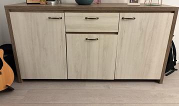 Dressoir beschikbaar voor biedingen