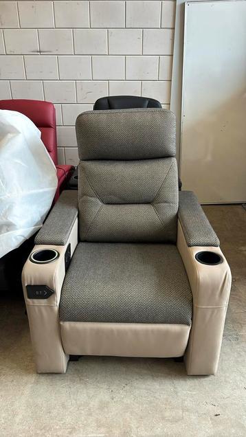 Luxe recliner elektrisch verstelbaar beschikbaar voor biedingen