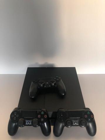 Ps4 + 3 controllers beschikbaar voor biedingen