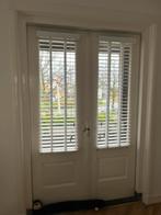 Twee houten horizontale jaloezieen, Minder dan 50 cm, Zo goed als nieuw, Wit, 100 tot 150 cm