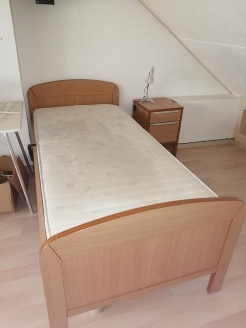 Bed 1 persoon, Huis en Inrichting, Slaapkamer | Bedden, Gebruikt, Eenpersoons, 90 cm, 200 cm, Hout, Verstelbaar, Ophalen