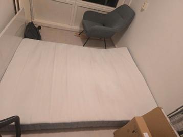 Matras 4 maanden oud 140x200 beschikbaar voor biedingen