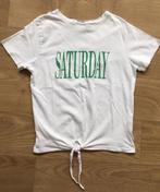 Wit knoop shirt top met groene tekst Saturday maat S, Kleding | Dames, T-shirts, Ophalen of Verzenden, Wit, Zo goed als nieuw