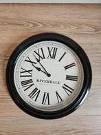 Wandklok Riverdale TIME 46cm, Huis en Inrichting, Woonaccessoires | Klokken, Ophalen of Verzenden, Wandklok, Zo goed als nieuw