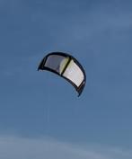 Slingshot Rally 4m kite, Watersport en Boten, Kitesurfen, Geen board, Ophalen, Zo goed als nieuw