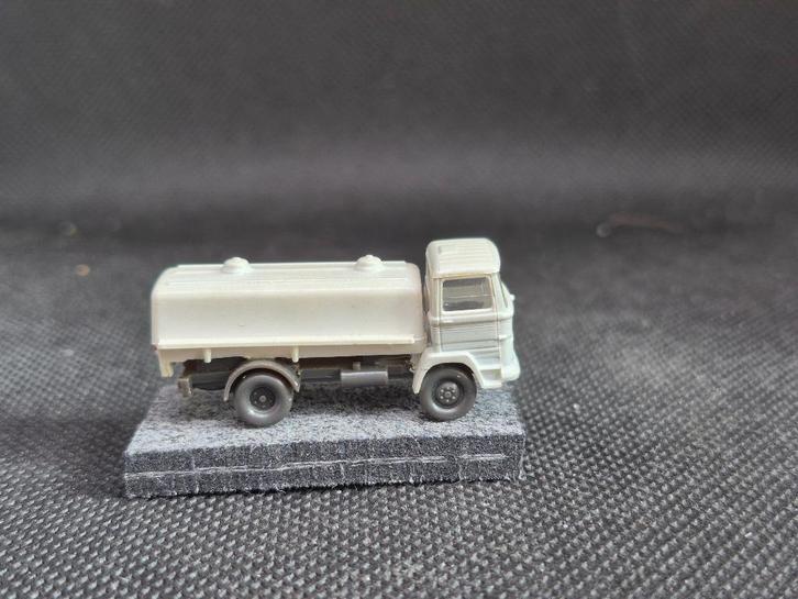 Wiking - Mercedes 13171317 met tankopbouw tankwagen (14864), Hobby en Vrije tijd, Modeltreinen | N-Spoor, Gebruikt, Overige typen