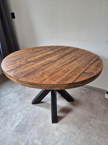 Ronde houten eettafel - Ø120 cm beschikbaar voor biedingen