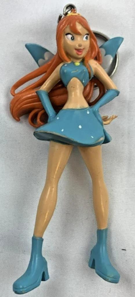 Winx Club Bloom Figuur Sleutelhanger Rainbow Vintage 10 cm, Verzamelen, Poppen, Zo goed als nieuw, Pop, Verzenden