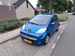 Peugeot 107 1.0 12V 3DR 2009 Blauw, Auto's, Voorwielaandrijving, 68 pk, Origineel Nederlands, Handgeschakeld