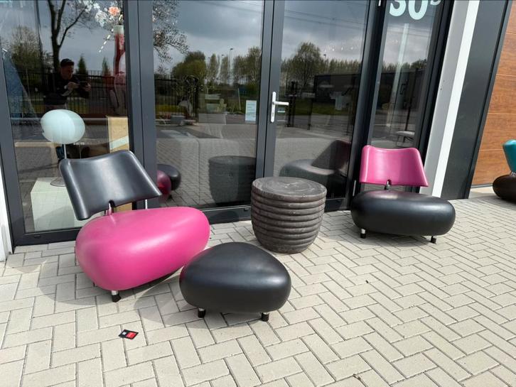 2 Leolux Pallone outdoor fauteuils Roze zwart design stoel, Huis en Inrichting, Fauteuils, Zo goed als nieuw, 75 tot 100 cm, Ophalen of Verzenden