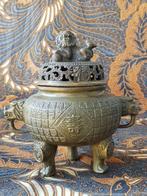 Prachtige oude Chinese koro van brons met Foo dog 16,8 cm.