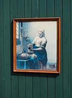 Prent melkmeisje in houten lijst, Antiek en Kunst, Ophalen