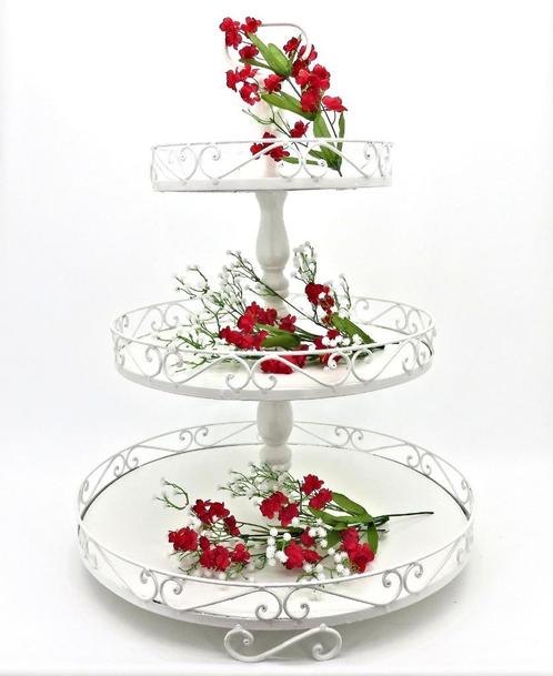 Zeer mooie witte 3 etage hout met ijzer display., Hobby en Vrije tijd, Feestartikelen, Nieuw, Versiering, Geboorte of Huwelijk