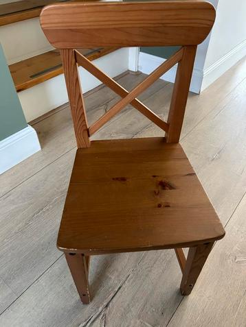 Houten kinderstoel  beschikbaar voor biedingen