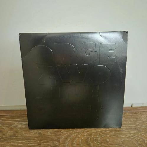Opgezwolle - Eigen Wereld First Press - Eerste druk, Cd's en Dvd's, Vinyl | Hiphop en Rap, Zo goed als nieuw, 2000 tot heden, Ophalen of Verzenden