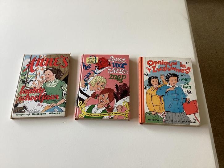 3 meisjesboeken o.a. Opnieuw in 't zwaluwnest, Annie de Man, Boeken, Kinderboeken | Jeugd | 13 jaar en ouder, Gelezen, Fictie