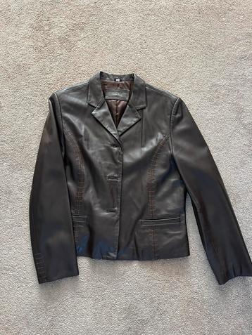 Nieuw bruin leren jack beschikbaar voor biedingen