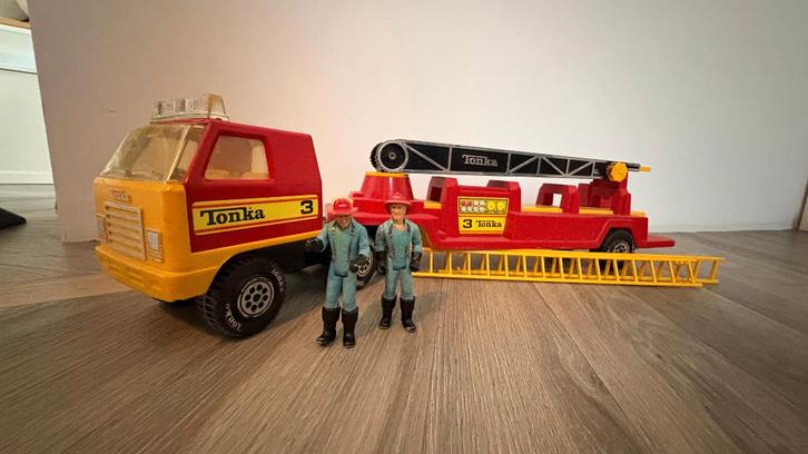 18 Tonka's, Grote brandweerwagen, shovel en kraan + Helm, Verzamelen, Speelgoed, Gebruikt, Ophalen