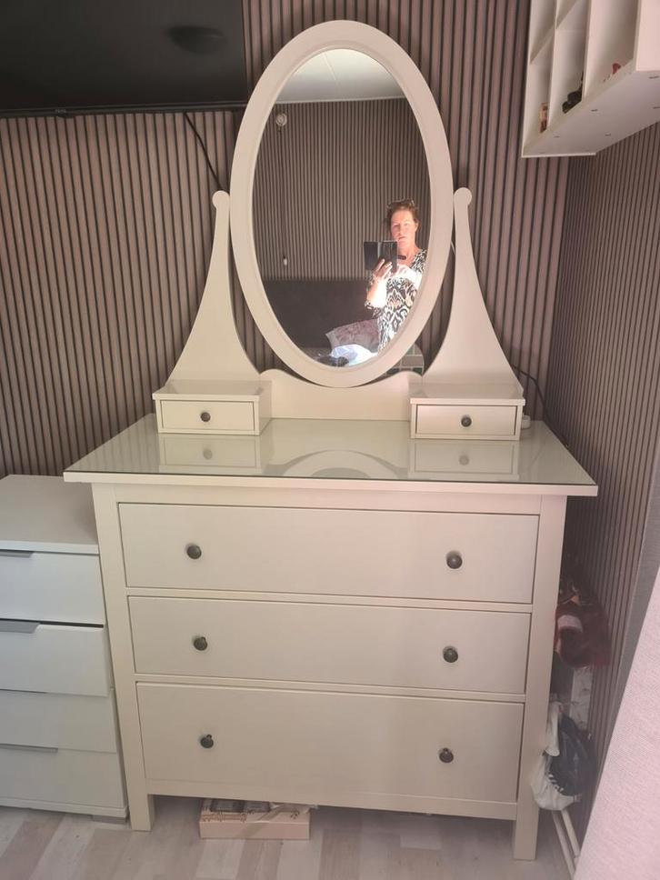 Mooie Hemnes kaptafel / Ladekast met spiegel, Huis en Inrichting, Kasten | Ladekasten, Zo goed als nieuw, 100 tot 150 cm, 100 tot 150 cm
