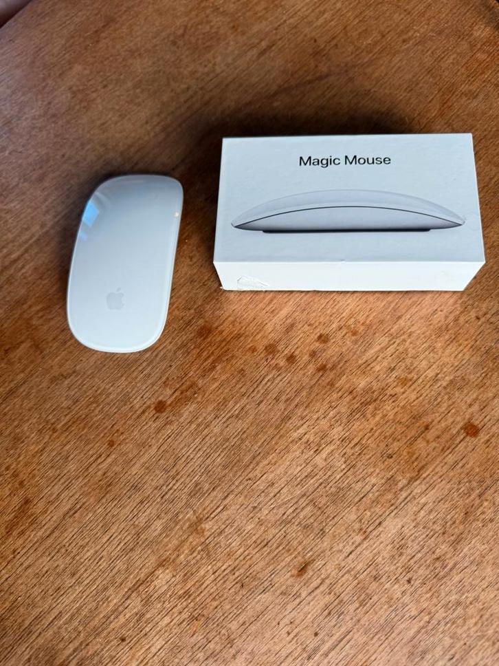 Apple magic mouse 2 - A1657, Computers en Software, Muizen, Zo goed als nieuw, Muis, Draadloos, Ophalen of Verzenden