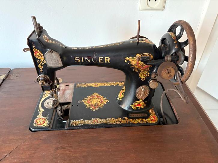 Antieke Singer naaimachine tafelmodel met gietijzeren onders, Antiek en Kunst, Antiek | Naaimachines, Ophalen