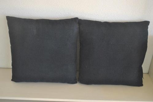 Kussens, 2 stuks, nieuw staat, Huis en Inrichting, Woonaccessoires | Kussens, Nieuw, Zwart, Vierkant, Ophalen of Verzenden