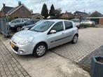 Renault Clio 1.2 TCE 5-DRS 2010 Grijs, Auto's, Renault, Voorwielaandrijving, 4 cilinders, Origineel Nederlands, Handgeschakeld