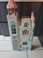 Barbie huis  ( kasteel) met diverse barbie meubeltjes, Ophalen, Poppenhuis