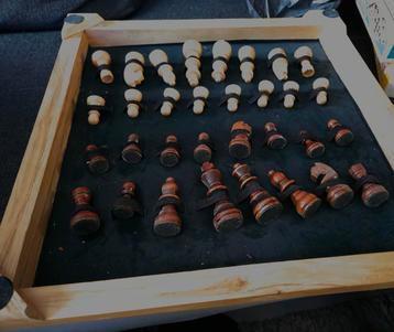 Vintage Schaakspel - Houten Bord & Stukken beschikbaar voor biedingen