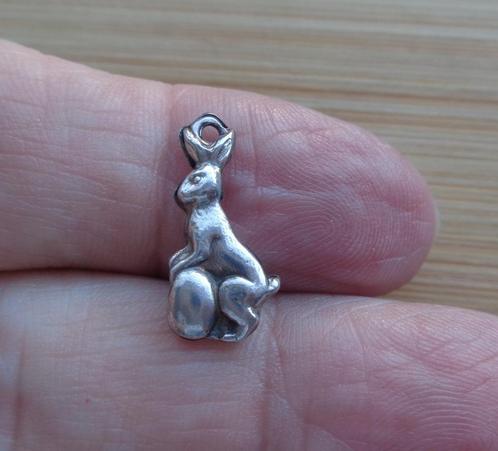 zilveren vintage bedel paashaasje [655], Sieraden, Tassen en Uiterlijk, Bedels, Zo goed als nieuw, Overige merken, Zilver, 1 bedel