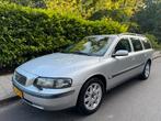 Volvo V70 2.4 140PK 2003 Grijs, Voorwielaandrijving, 1800 kg, Zilver of Grijs, 83 €/maand