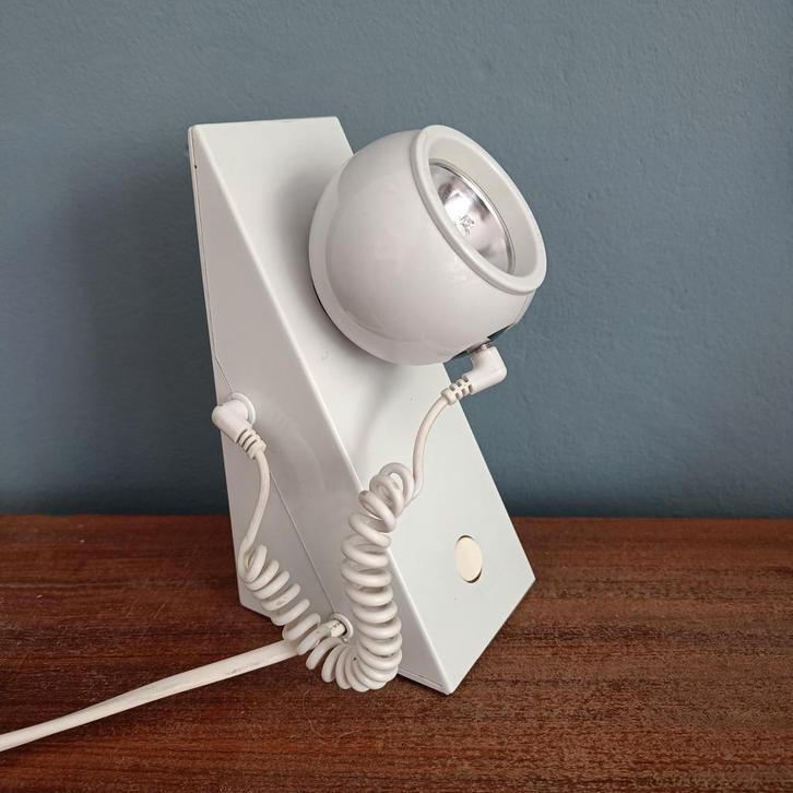Postmoderne tafellamp uit de jaren 80., Huis en Inrichting, Lampen | Tafellampen, Gebruikt, Minder dan 50 cm, Kunststof, Metaal
