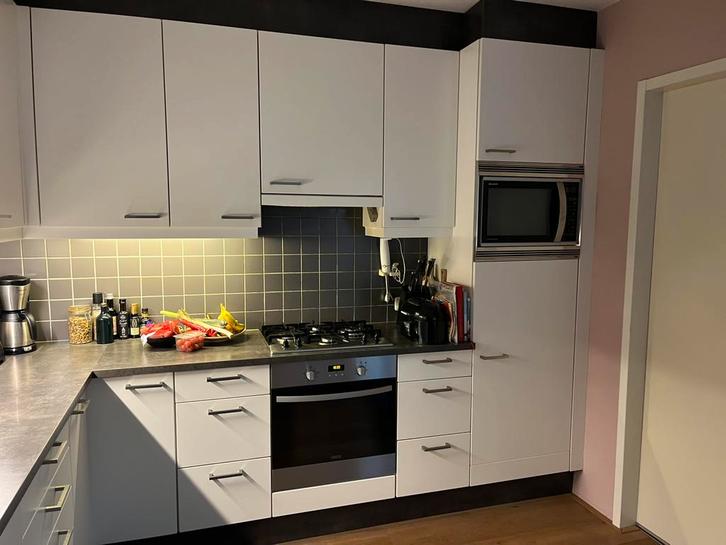 Complete keuken, Huis en Inrichting, Keuken | Complete keukens, Gebruikt, Hoekkeuken, Wit, Hout, Ophalen