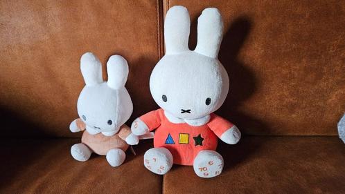 2x Nijntje knuffel leer&muziek of Nijntje rammelaar, Kinderen en Baby's, Speelgoed | Knuffels en Pluche, Zo goed als nieuw, Konijn