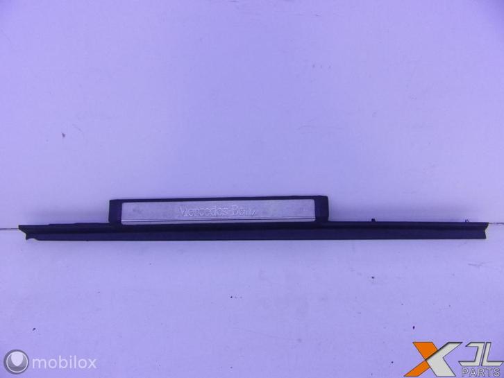 S-KLASSE W220 INSTAPLIJST LINKSVOOR A2206801135 9B51, Auto-onderdelen, Interieur en Bekleding, Mercedes-Benz, Gebruikt, Ophalen of Verzenden