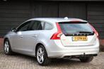 Volvo V60 2.4 D6 AWD Plug-In Hybrid Summum Elek-Dak/Camera/X, Auto's, Automaat, Zwart, Vierwielaandrijving, 11 kWh