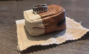 Buddha to Buddha ring maat 17 beschikbaar voor biedingen