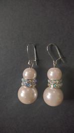 Nieuw prachtige parel strass oorbellen, Overige materialen, Hangers, Nieuw, Ophalen of Verzenden