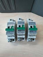 Holec B16 installatieautomaten 230V 3 stuks (1.1), Ophalen of Verzenden, Gebruikt