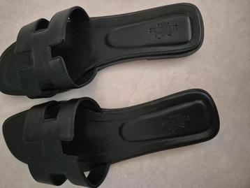 Hermes slippers mt 39.5 beschikbaar voor biedingen