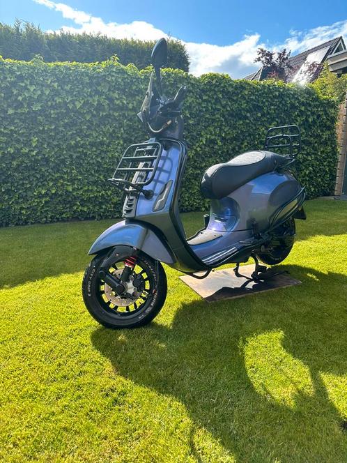Vespa sprint 4t 4v 80cc, Fietsen en Brommers, Snorfietsen en Snorscooters, Zo goed als nieuw, Vespa, Benzine, Ophalen of Verzenden