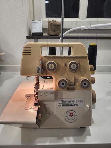 Bernina  lockmachine  beschikbaar voor biedingen