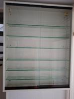 Houten wandvitrinekast met glazen schuifdeuren, Huis en Inrichting, Kasten | Vitrinekasten, Ophalen, 100 tot 150 cm, 100 tot 150 cm