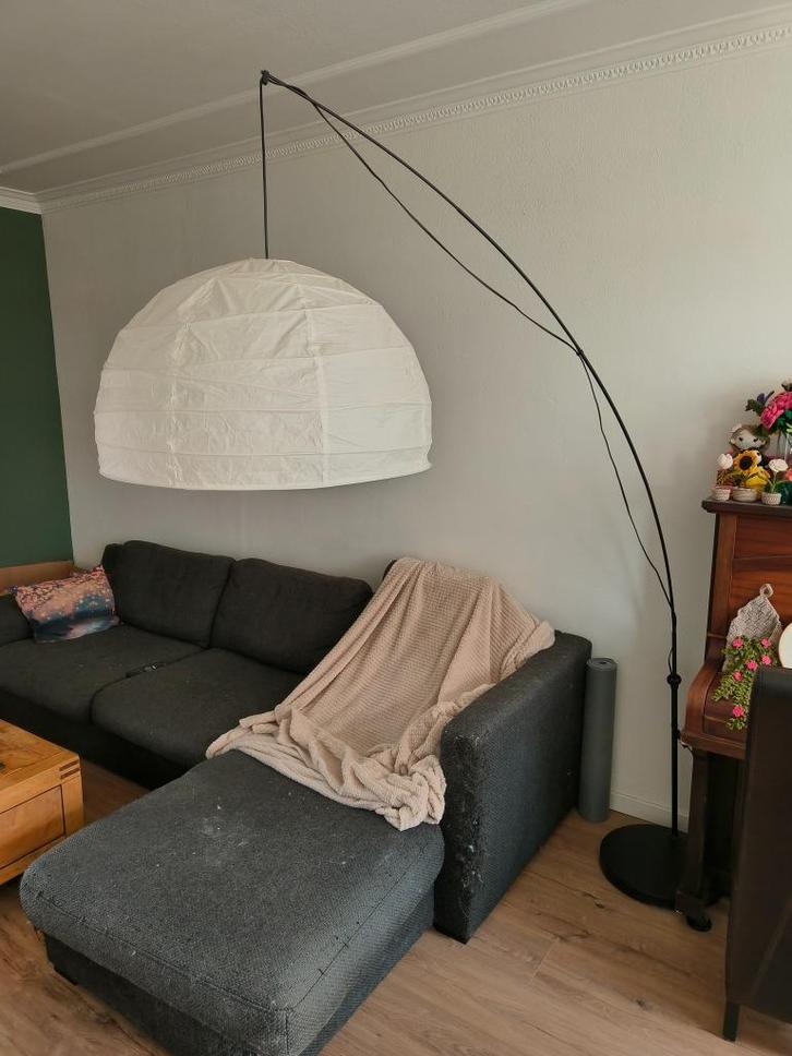 Staande lamp IKEA, Huis en Inrichting, Lampen | Vloerlampen, Gebruikt, 150 tot 200 cm, Kunststof, Metaal, Overige materialen, Ophalen