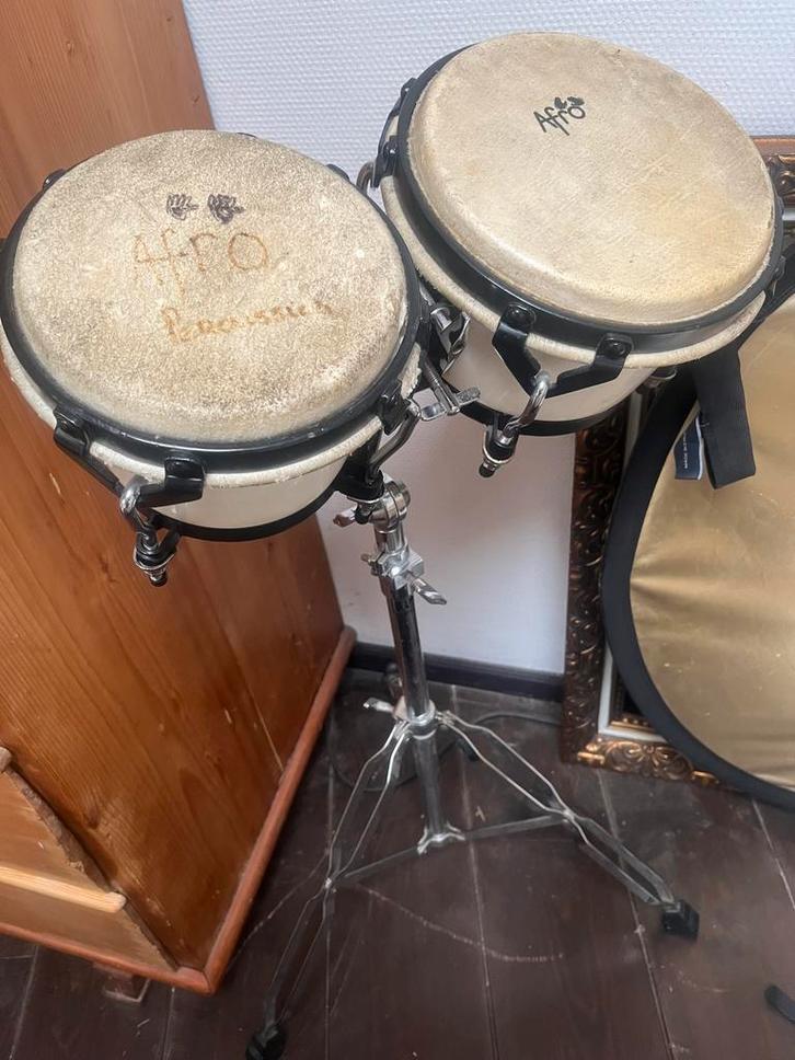 Witte Afro Percussie Bongo's op Statief, Muziek en Instrumenten, Percussie, Gebruikt, Trommel, Ophalen of Verzenden