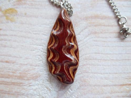 ketting hout fineer hanger uniek ontwerp, Sieraden, Tassen en Uiterlijk, Kettingen, Nieuw, Overige materialen, Bruin, Met hanger