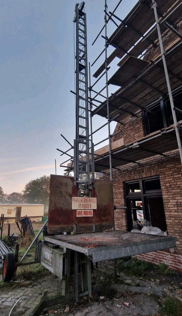 Bouwlift De Jong A-42B - Krachtstroom, Zakelijke goederen, Machines en Bouw | Liften, Steigers en Ladders, Ophalen